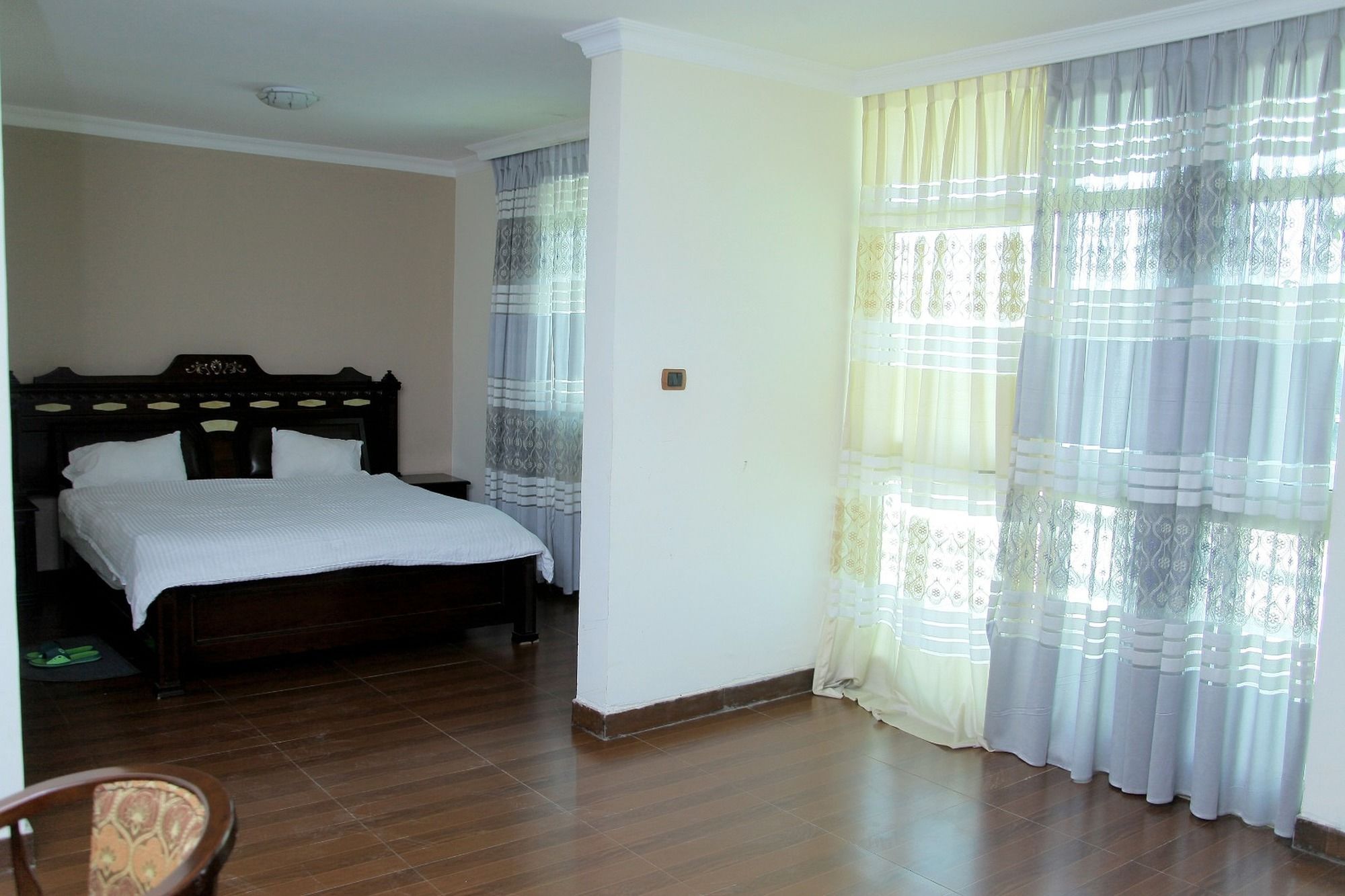 Bnow Hotel Addis Abeba Esterno foto